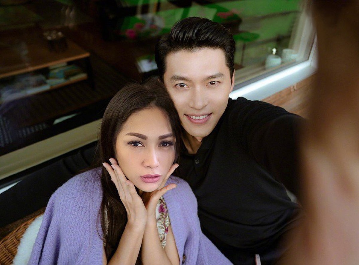 Melly Goeslaw dan Tata Janeeta membuat heboh warganet karena berbalasan foto editan dengan aktor tampan Korea&comma; Hyun Bin&comma;