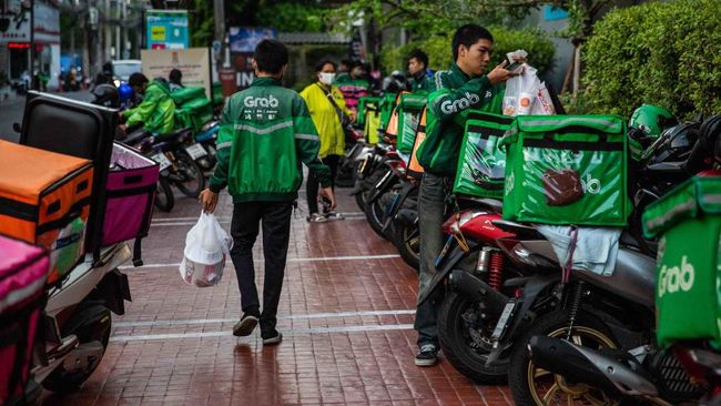Grab memimpin pasar layanan pesan-antar makanan di Indonesia disusul Gofood milik Gojek, lalu Shopee Food.