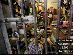 Tepis Bebaskan Koruptor Via Isu Corona, Yasonna Jelaskan Overkapasitas