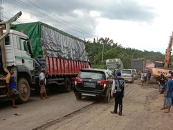 Jalan Lintas Palembang-Jambi Rusak Lagi, Lalin Macet hingga 5 Km