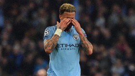 Abaikan Masa Karantina, Bek Man City Diduga Pesta Seks