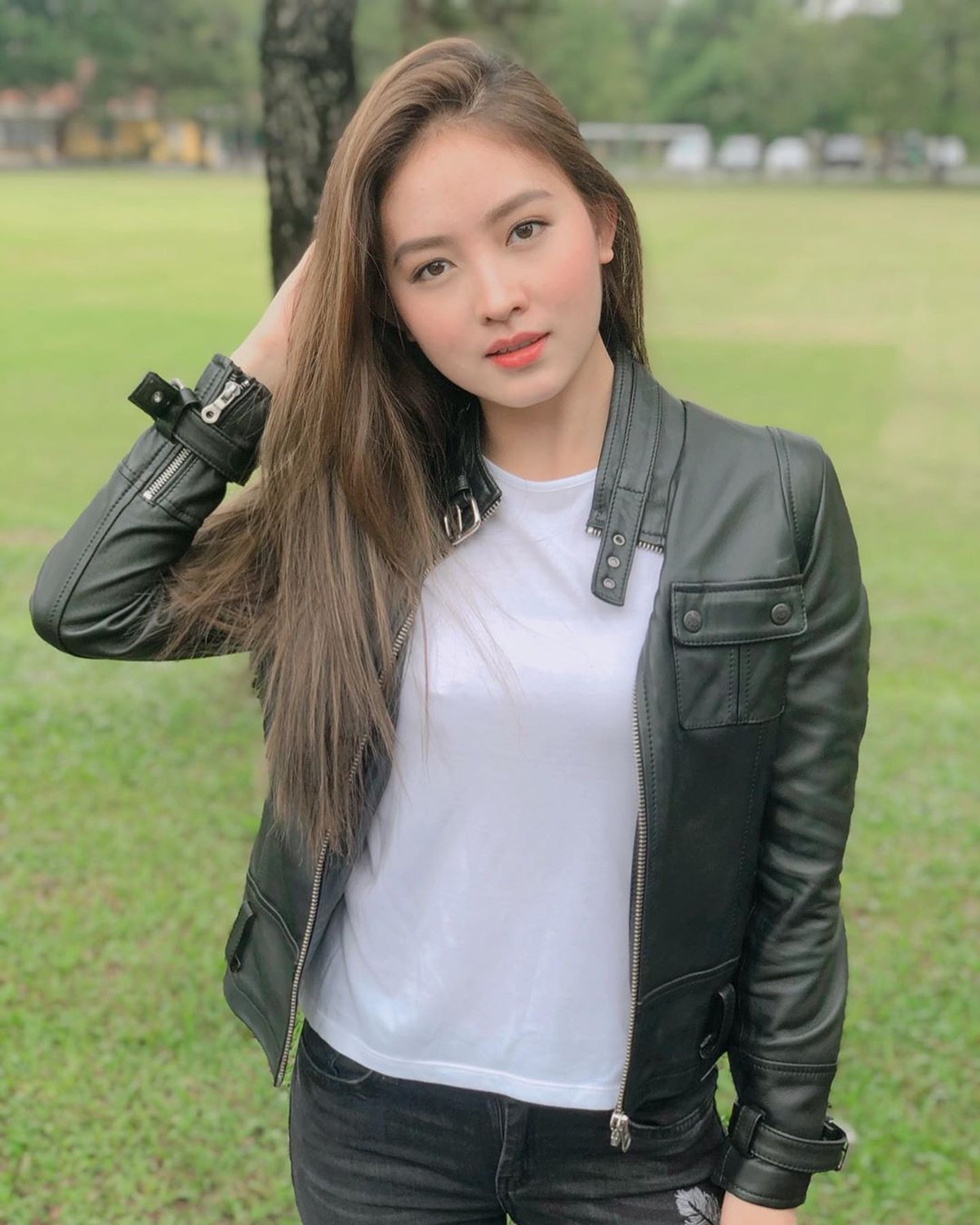 Natasha Wilona belakangan ini kerap tampil unik dengan rambut pirang&period; Bahkan&comma; banyak yang menyebut penampilan Wilona sangat cantik seperti artis Korea&period;