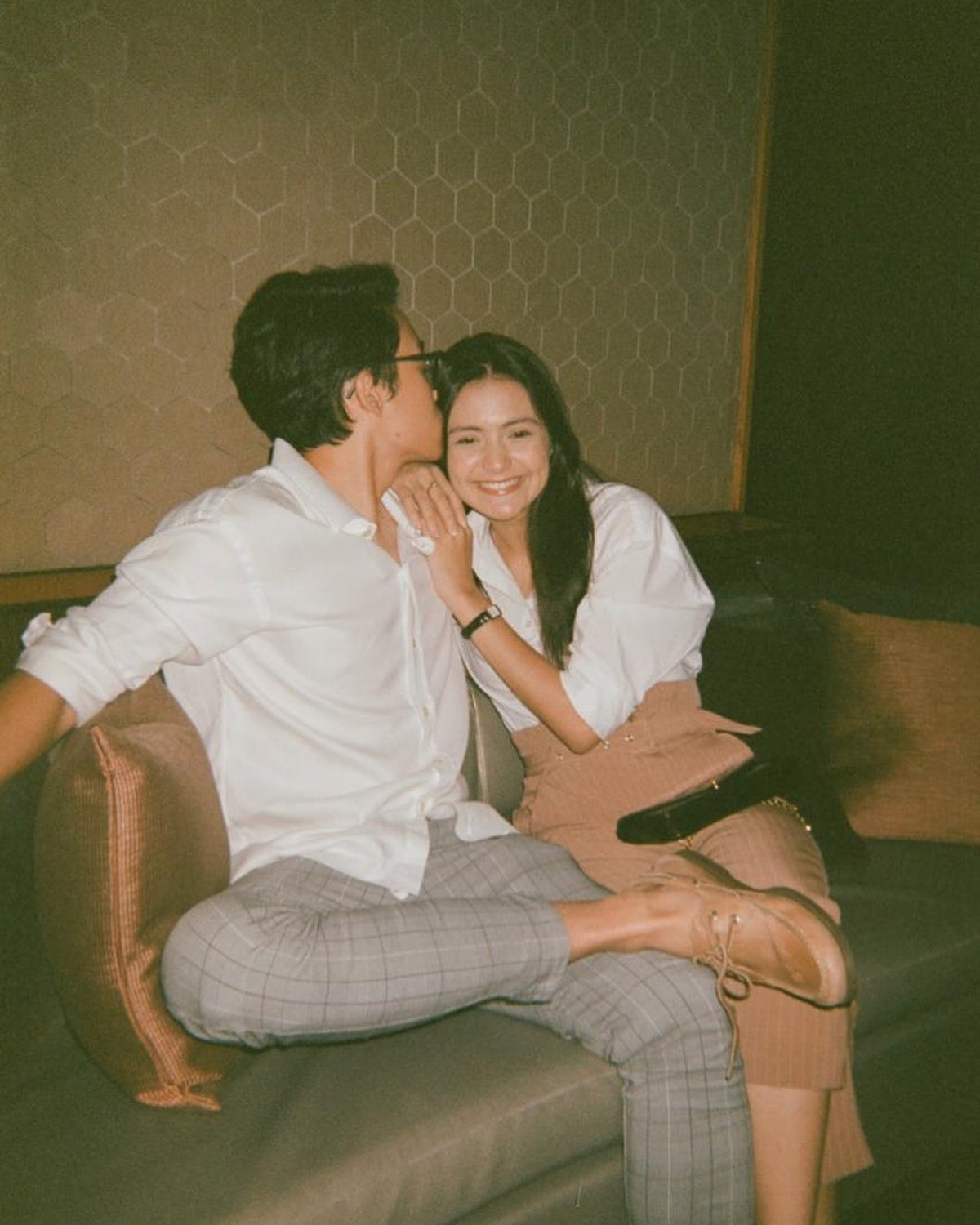 Amanda Rawles sempat diisukan dekat dengan Jefri Nichol&period; Namun&comma; ternyata ia diam-diam telah memiliki kekasih bernama Adriel Susanteo&period;