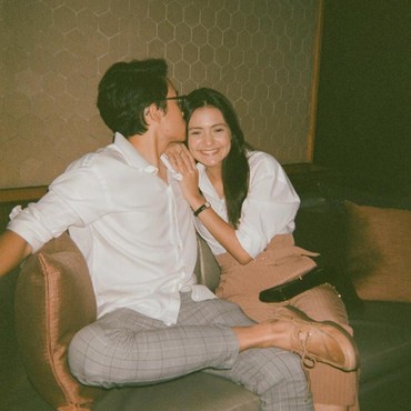 6 Momen Mesra Amanda Rawles dengan Pacar yang Jarang Terekspos