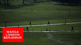 VIDEO: Warga London Berjemur di Taman Kota