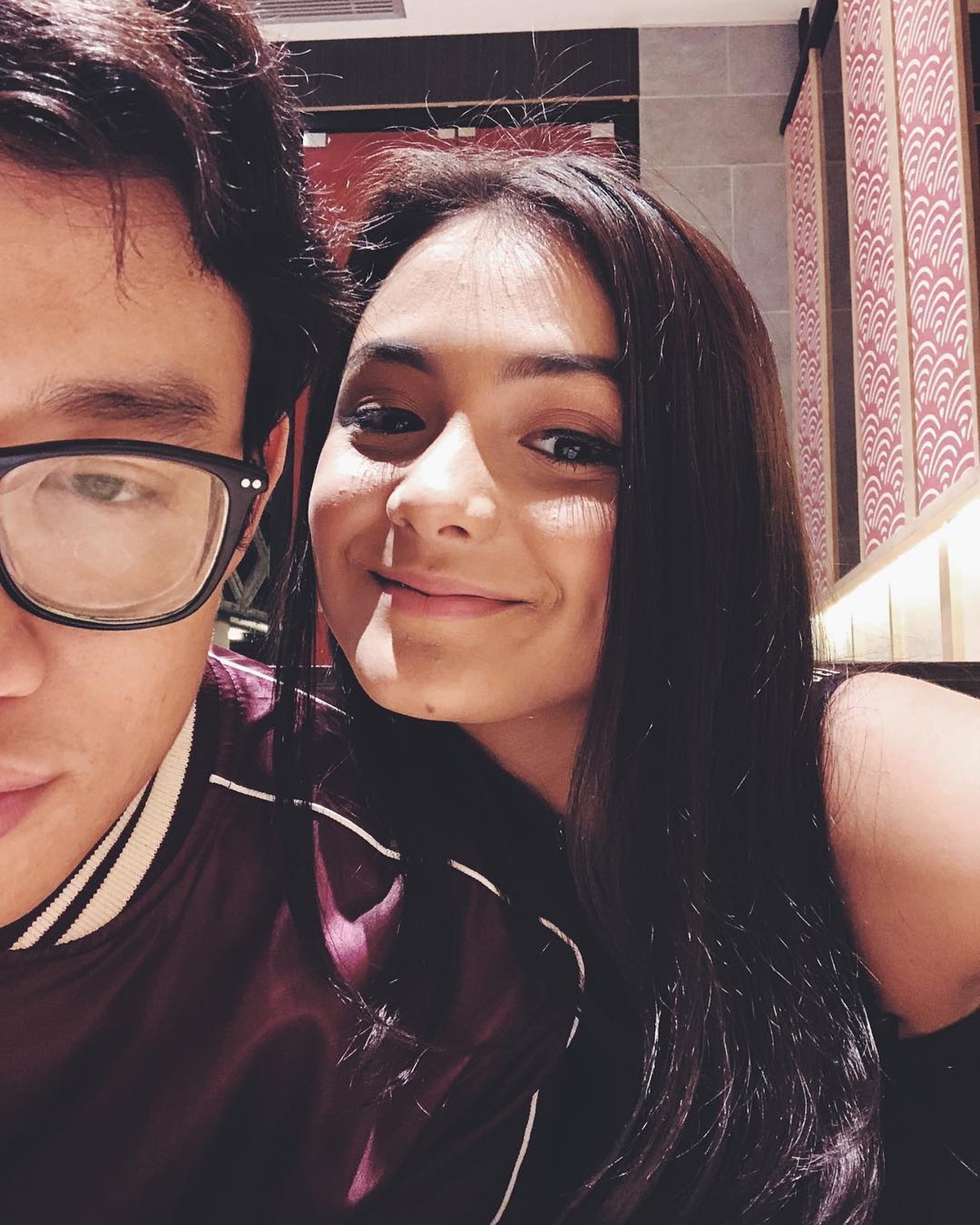 Amanda Rawles sempat diisukan dekat dengan Jefri Nichol&period; Namun&comma; ternyata ia diam-diam telah memiliki kekasih bernama Adriel Susanteo&period;