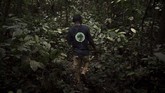 FOTO: Menyelamatkan Trenggiling di Afrika Trenggiling menjadi korban perburuan massal untuk diambil daging dan sisiknya, terutama ke pasar gelap di China.