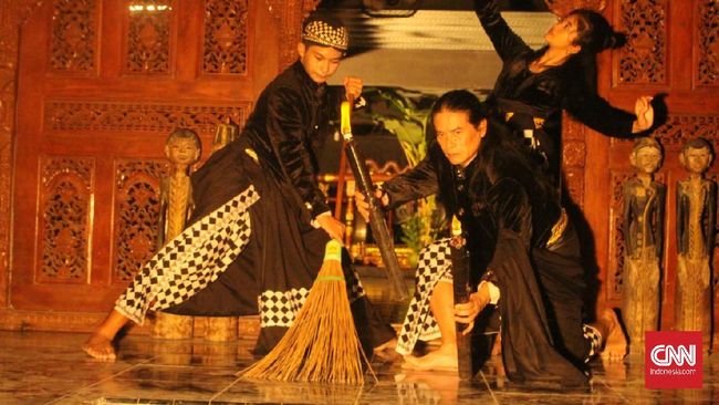 Tarian yang terinspirasi dari wabah Covid-19 dan bernama Tari Tri Daya itu memiliki unsur penyerahan diri manusia kepada Tuhan atas bencana yang melanda.