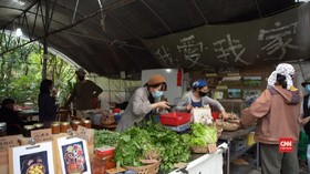 VIDEO: Pandemi Corona, Warga Hong Kong Beli Sayuran Lokal