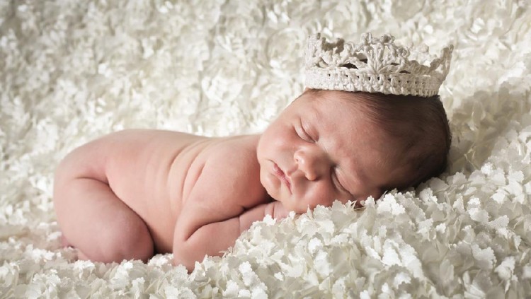 25 Nama Bayi Laki-laki Bermakna Anugerah dari Berbagai Bahasa Si kecil diprediksi berjenis kelamin laki-laki, Bun? HaiBunda punya referensi 25 nama bayi laki-laki bermakna anugerah yang bisa Bunda pertimbangkan nih.
