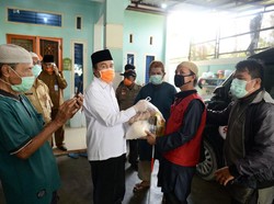 Bagi Masker Kain ke Warga, Gubernur Riau: Bisa Dicuci Usai Dipakai