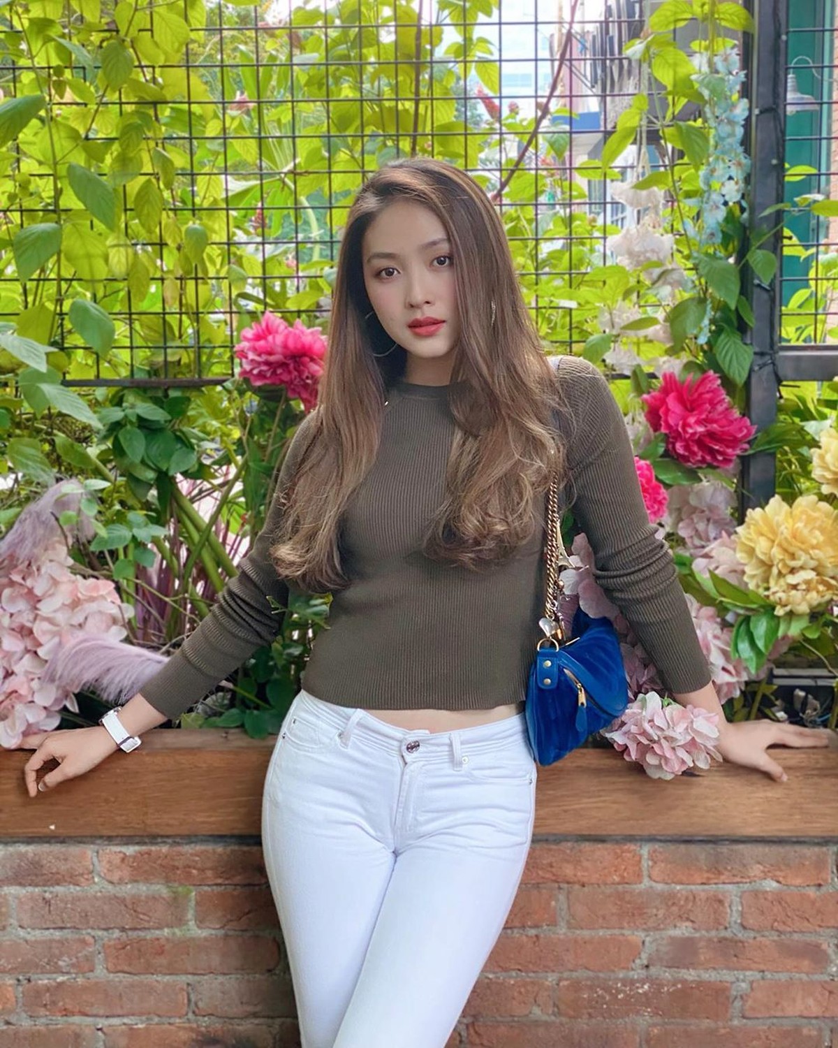 Natasha Wilona belakangan ini kerap tampil unik dengan rambut pirang&period; Bahkan&comma; banyak yang menyebut penampilan Wilona sangat cantik seperti artis Korea&period;