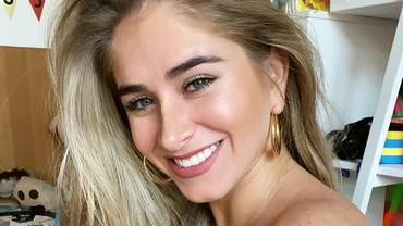 Maria Zulay Salaues, Si Seksi yang Dihamili Paul Pogba di Luar Nikah