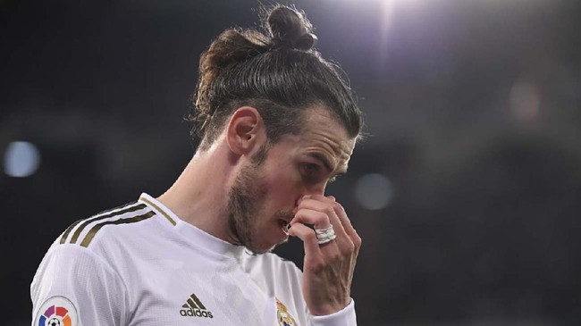 Real Madrid's Welsh forward Gareth Bale reacts during the Spanish league football match between Real Madrid CF and RC Celta de Vigo at the Santiago Bernabeu stadium in Madrid on February 16, 2020. (Photo by PIERRE-PHILIPPE MARCOU / AFP)