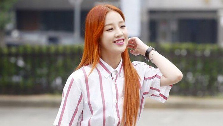 Penyanyi Korea Selatan Park Bo Ram berhasil menurunkan berat badan sebanyak 32 kilogram, Bunda. Ia punya trik diet khusus lho. Apa tuh?
