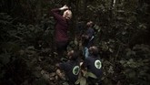 FOTO: Menyelamatkan Trenggiling di Afrika Trenggiling menjadi korban perburuan massal untuk diambil daging dan sisiknya, terutama ke pasar gelap di China.