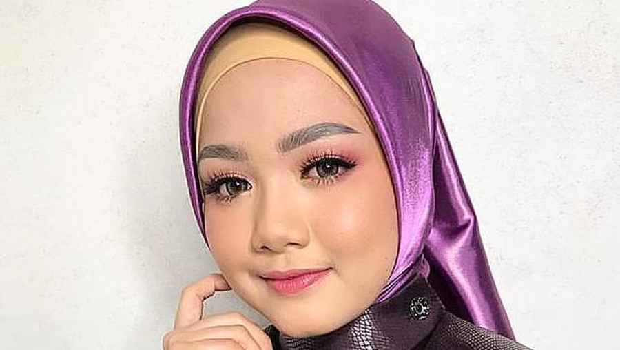 Heboh Kepulangan Eva Yolanda LIDA Disambut Ribuan Warga di Tengah Wabah Corona Eva Yolanda dihujat publik karena telah membuat kehebohan saat pulang ke kampung halamannya.