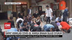 VIDEO: Dibebaskan Karena Asimilasi Corona, Napi Sujud Syukur