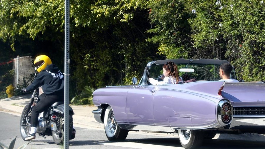 Harry Styles dan Kendall Jenner menuai hujatan publik setelah keduanya terlihat bertemu di jalan.
