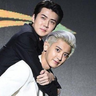 Aksi Kocak Chanyeol Ngumpet di Loker demi Beri Kejutan Suho EXO