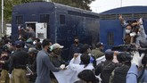 Asosiasi dokter di Quetta, Yasir Ackakzai mengatakan pemerintah tidak mengikuti imbauan WHO untuk memberikan perlindungan bagi dokter dan tim medis yang berada di garda terdepan. (Banaras KHAN/AFP)