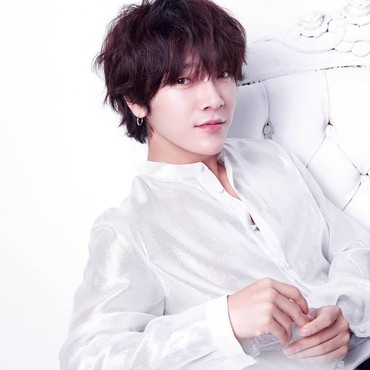 Yoon Hak Supernova Tularkan Corona ke Wanita di Tempat Hiburan Dewasa?