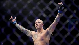 Dihajar Teixeira, Gigi Smith Copot di UFC Fight Night