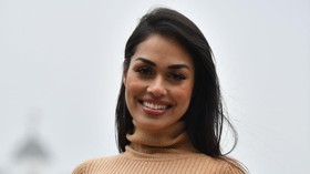 Bantu Atasi Corona, Miss England 2019 Kembali Jadi Dokter