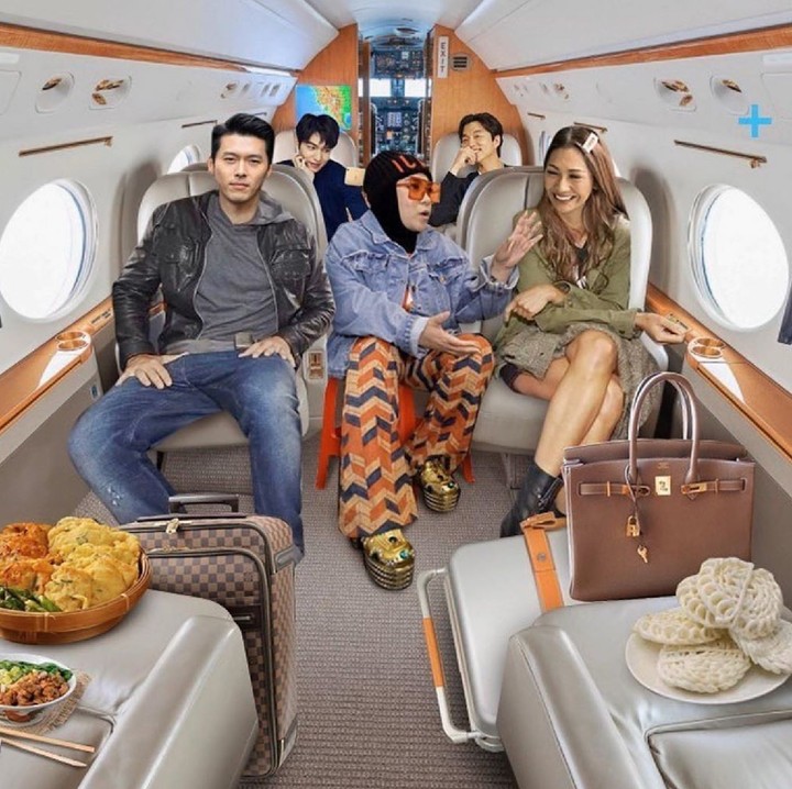 <p>Nah ini yang paling asyik, Melly Goeslaw dan Tata Janeta naik jet pribadi bareng Hyun Bin hingga Gong Yoo. (Foto: Instagram @melly_goeslaw)</p>