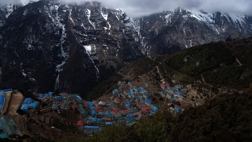 Foto Sunyi Sepi Everest Sang Gunung Tertinggi