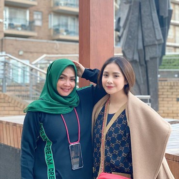 Sedih, Nagita Slavina Tak Bisa Peluk & Cium di Ultah Rieta Amalia