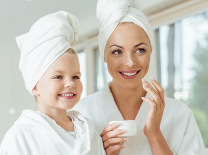 4 Skincare yang Wajib Dipakai di Rumah Menurut Dokter Kulit