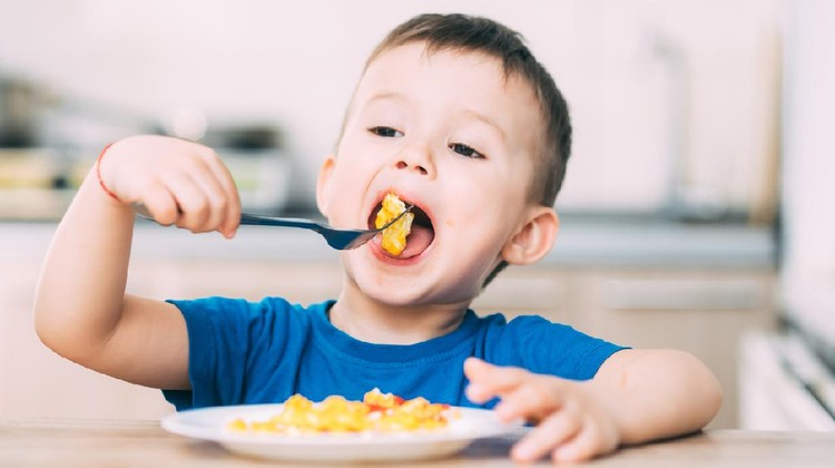 Anak Belajar di Rumah jadi Banyak Makan, Haruskah Dibatasi?