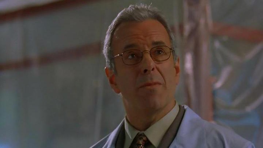 Kabar duka datang dari pemeran Albert di Batman: The Dark Knight Rises, Jay Benedict yang meninggal karena virus Corona.