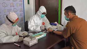 2 Anggota Meninggal, Jemaah Sajadah Fajar Jalani Rapid Test