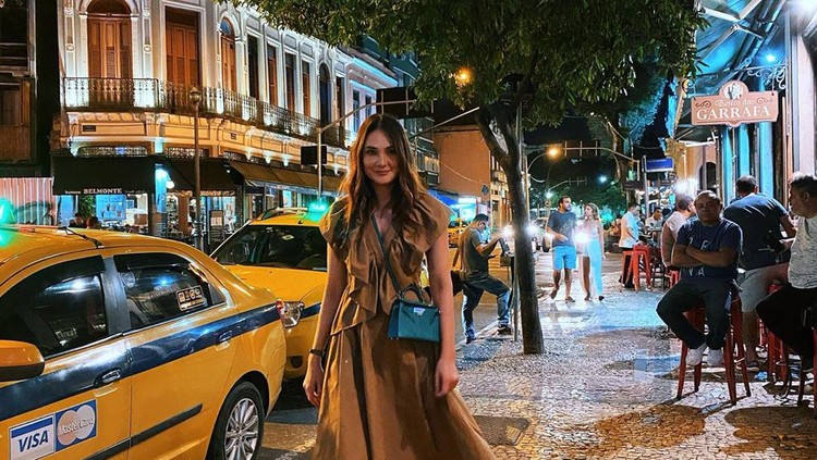 Luna Maya mencurahkan isi hatinya soal kabar miring tentang dirinya yang sempat beredar. Namanya pernah terseret kasus prostitusi online.