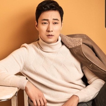 So Ji Sub Hadiahkan Cincin Emas untuk Pemain dan Kru Drama Mercy for None