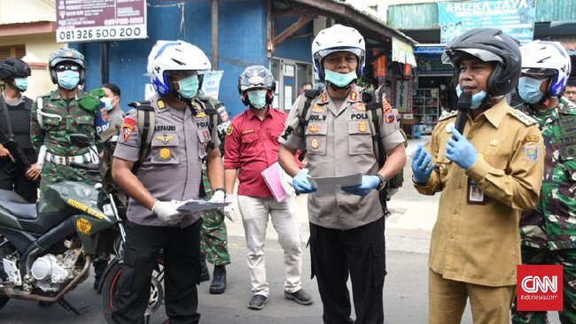 Bupati Batang mengatakan instruksi mengumpulkan 5 masker itu disampaikan kepada para ASN jajarannya lewat surat edaran bertanggal 6 April 2020.