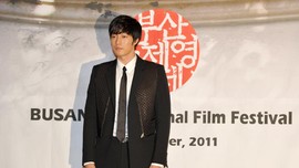 Resmi Menikah, So Ji-sub Tulis Surat buat Fan