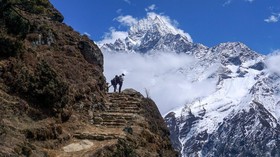 FOTO: Sunyi Sepi Everest Sang Gunung Tertinggi