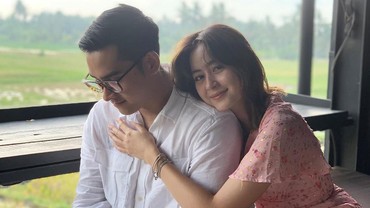 img-title Beda Agama, Bagaimana Nasib Asmara Laura Theux dan Tammy Rumengan?