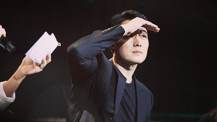 Aktor Korea Selatan So Ji Sub resmi nikahi Cho Eun Jung pacarnya secara diam-diam.