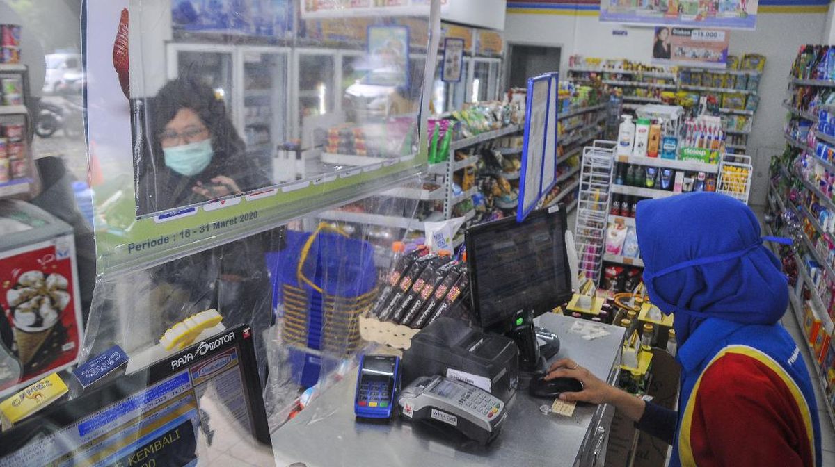 Berapa Gaji Kasir Minimarket? Segini Kira-kira Besarannya