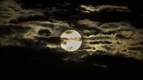 Fenomena Supermoon Langka Terjadi 26 dan 27 April 2021