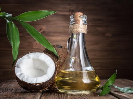 Bunda Perlu Tahu, Minyak Kelapa Bisa Atasi 7 Kondisi Ini pada Bayi