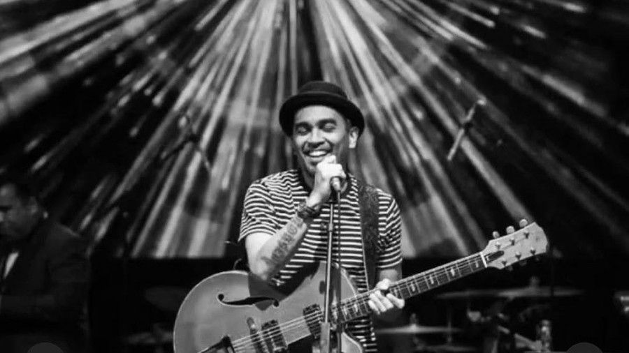 Kabar duka Glenn Fredly meninggal dunia bertepatan di hari ke-40 kelahiran sang anak.