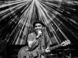 Lirik Lagu Sedih Tak Berujung - Glenn Fredly