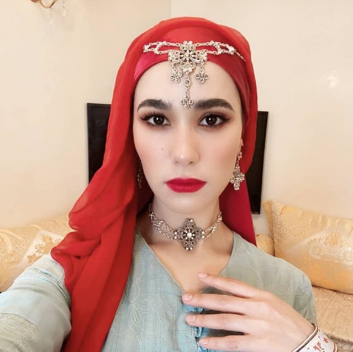 <p>Wanita ini seringkali mengunggah gaya OOTD dan hijabnya yang trendi. (Foto: Instagram @kimmiso1194)</p>