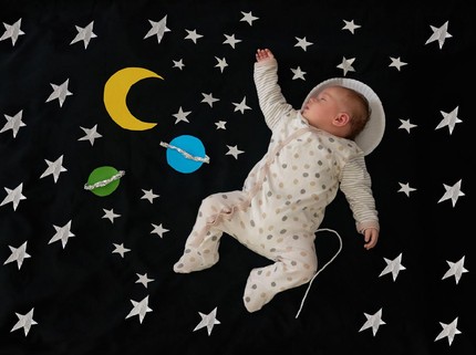 Menarik, 15 Nama Bayi Perempuan Terinspirasi dari Luar Angkasa