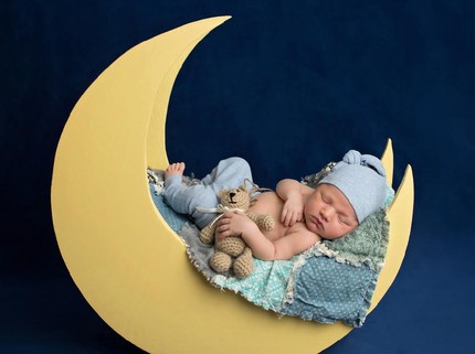 30 Nama Bayi Laki-laki Bermakna Cahaya Bulan dari Berbagai Bahasa